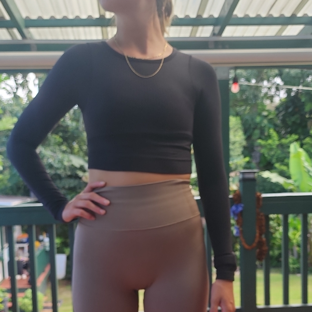 Black Long Sleeve Crop Top